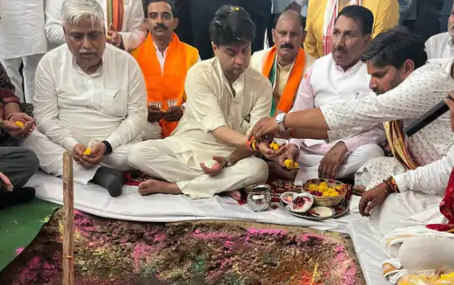 केंद्रीय मंत्री सिंधिया