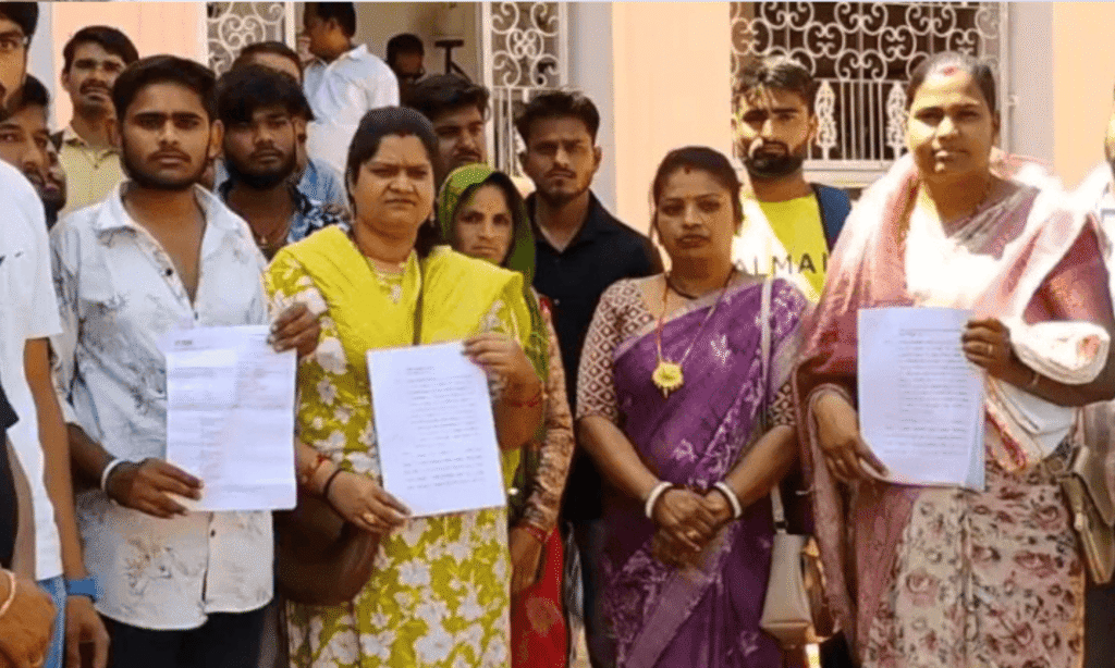 OUTSOURCE STAFF PROTEST