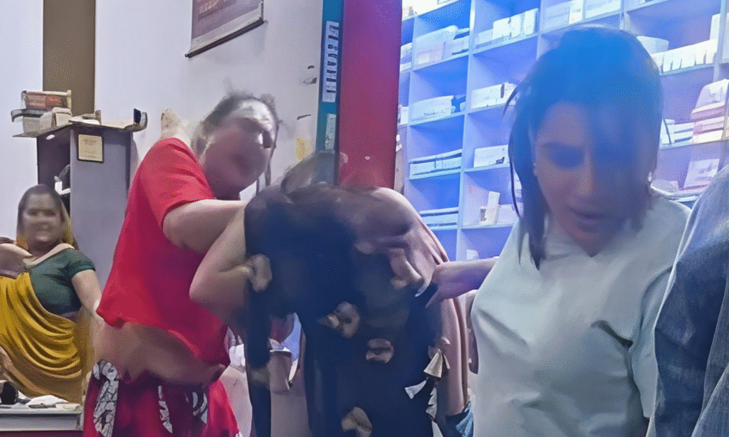 SHIVPURI KINNAR FIGHTS